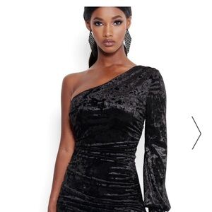 Elegant One-Shoulder Black Velvet Dress